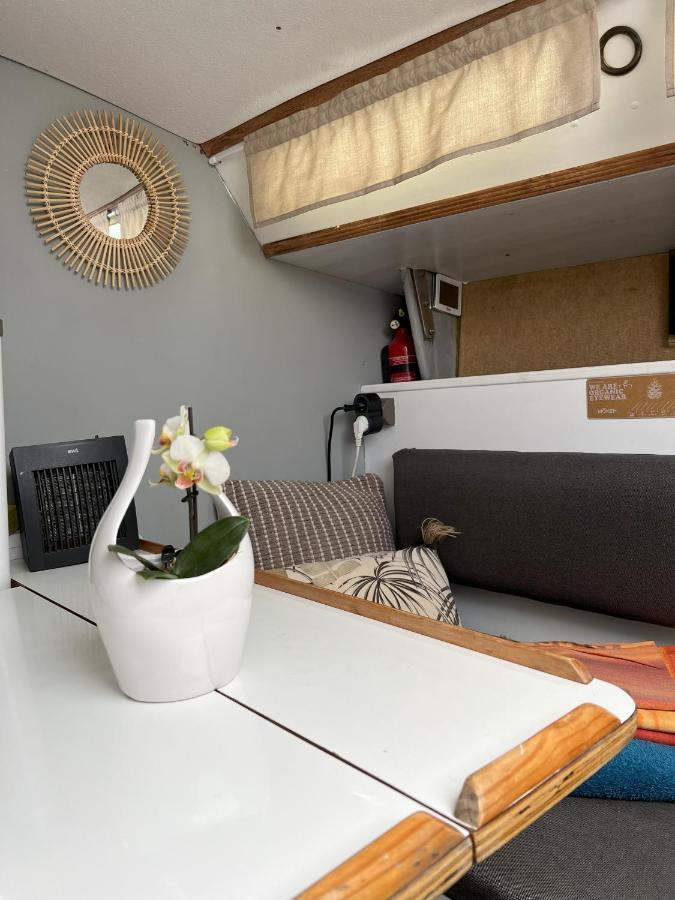 Location Un Petit Voilier Hotel ลาโรแชล ภายนอก รูปภาพ